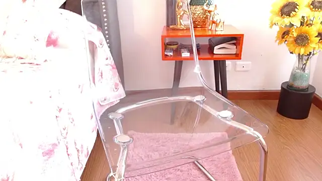 Valentina-Ferrer Adlı Modelin Canlı XXX Sohbeti