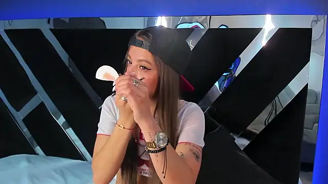 AmmyJones_ Live XXX-chat