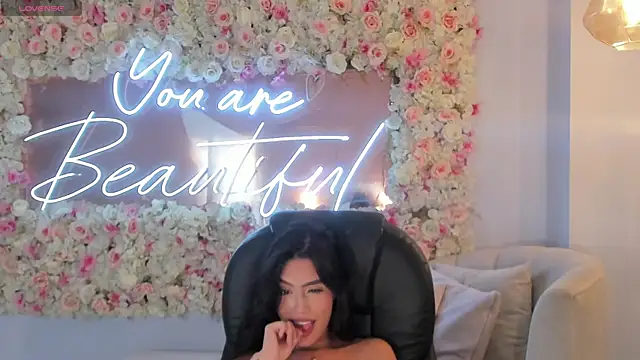 JadeEvansX Chat XXX in diretta