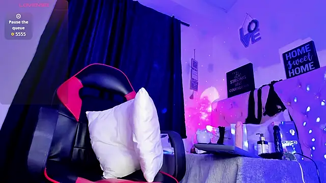 Nicolle_Ferran 即時 XXX 聊天