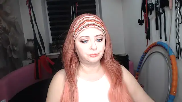 MISSwithDOLLS 即時 XXX 聊天