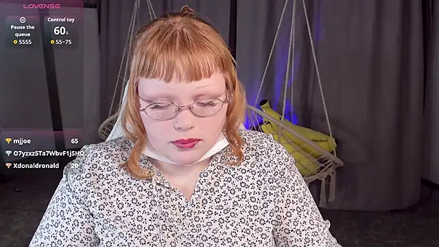 LottieReedのライブXXXチャット