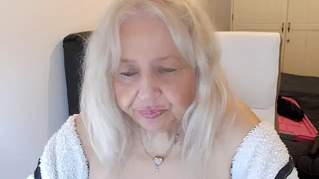 SusiLifeXXX élő XXX-chatje