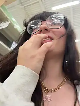 urpuppymoon 现场XXX聊天