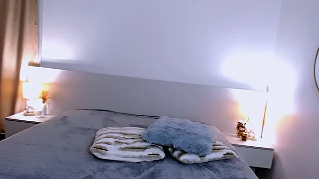 XXX chat uživo modela miny_rony