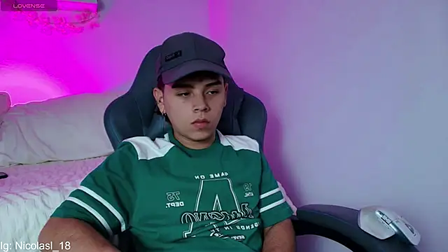 Chat +18 de nico_leroy ao vivo