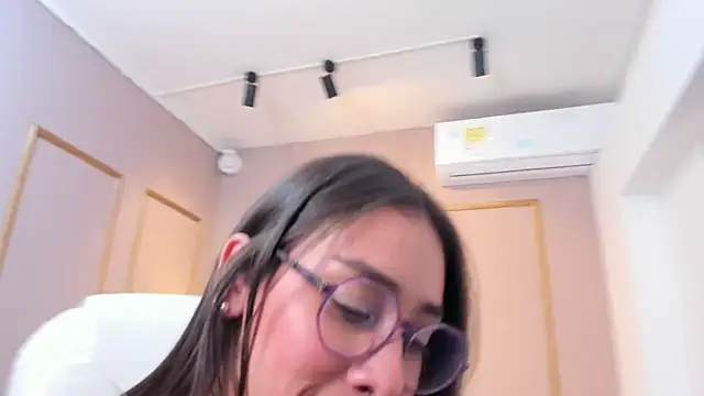 NahimiThompsonn Live XXX chat