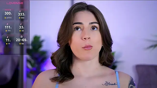 BabbyAisha Chat XXX in diretta