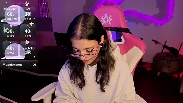 larah_uwun Live XXX chat