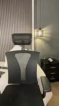 MiaPetit_: онлайн-секс-чат