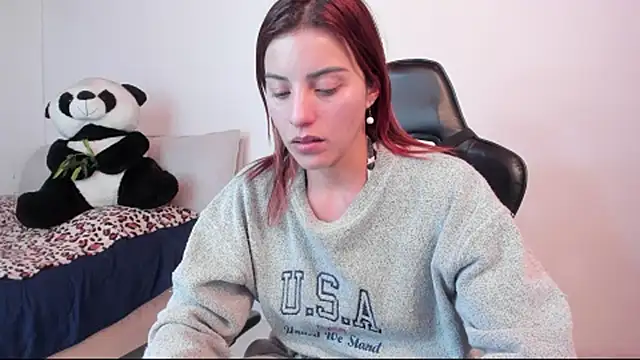 Arenne_rouse élő XXX-chatje