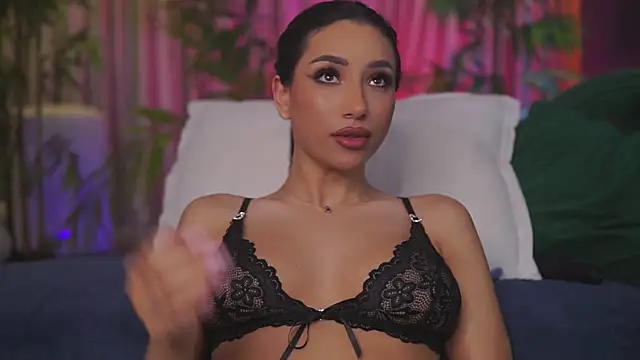 GinaValentinna Chat XXX live