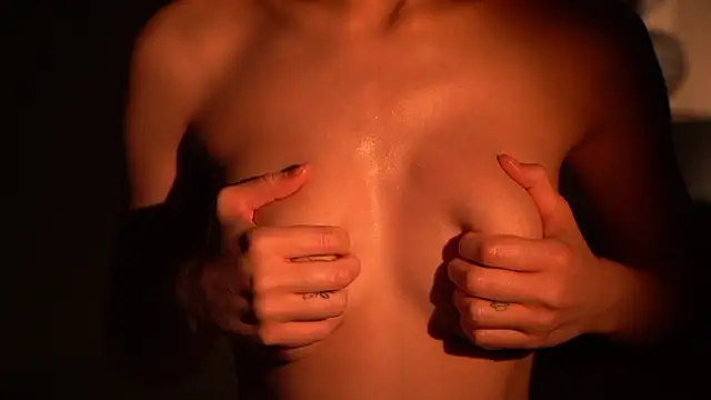 Chat +18 de Hi_my_name_is ao vivo