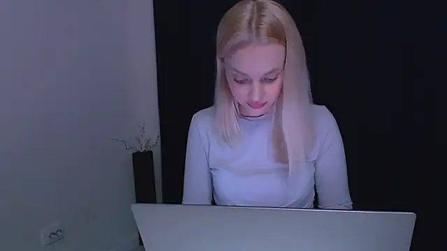 Chat XXX ao vivo de Lia_noo_regrets