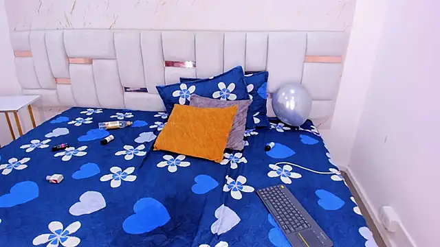 hermione_brown Show in webcam