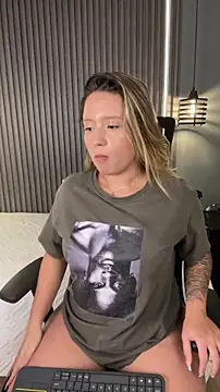 XXX chat uživo modela MiaPetit_