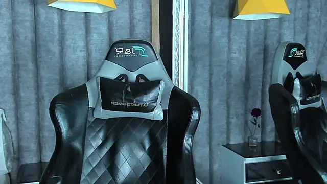 AronGarcia webcam show