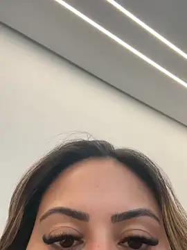 lariic's Live XXX Chat