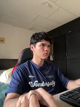 Im_Camii Adlı Modelin Web Kamerası Şovu