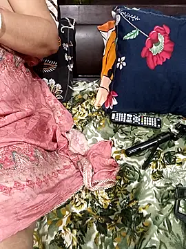 Kajal-585's Live XXX Chat