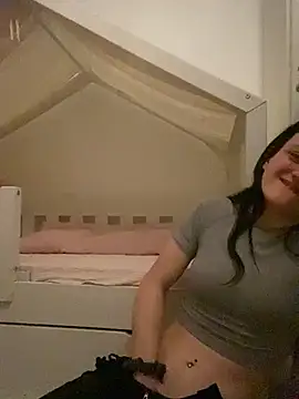 LeonieClaire's Live XXX Chat