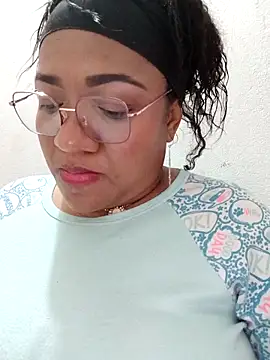 Chat XXX ao vivo de honey-suckle