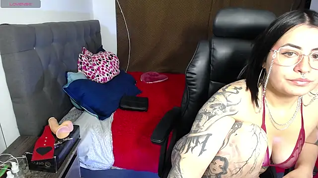 Pokazy przed kamerką – Dakotatto