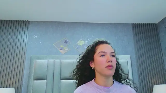 RoxanaAngel Adlı Modelin Canlı XXX Sohbeti