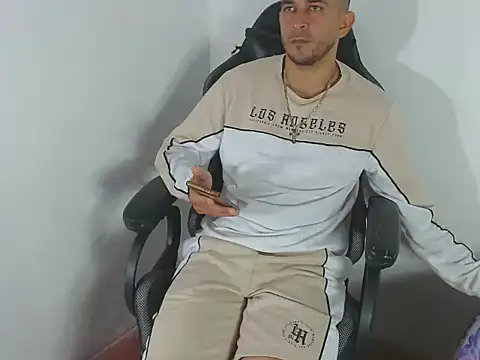 دردشة _Grasshopper الجنسية المباشرة