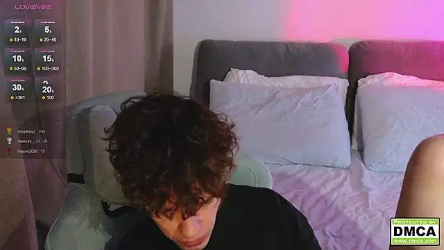 cute_thomas: вебкам-шоу