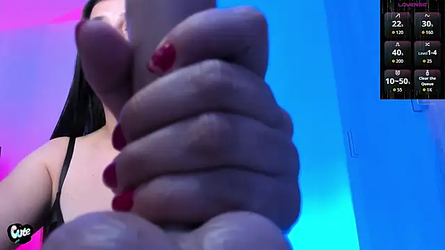 Saskyaa Adlı Modelin Canlı XXX Sohbeti