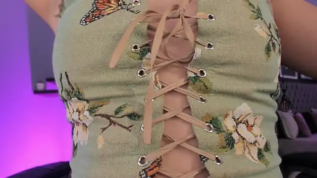 renee_shelby_ Adlı Modelin Canlı XXX Sohbeti