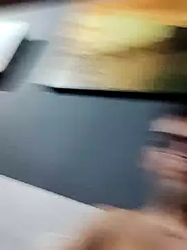 TheKing966 Show in webcam