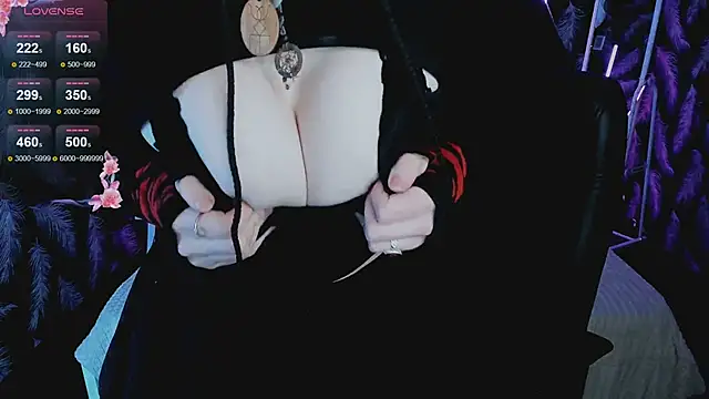 Ashley_Veiln Webbikameraesitys