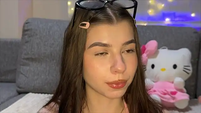 NanaCut1e 即時 XXX 聊天