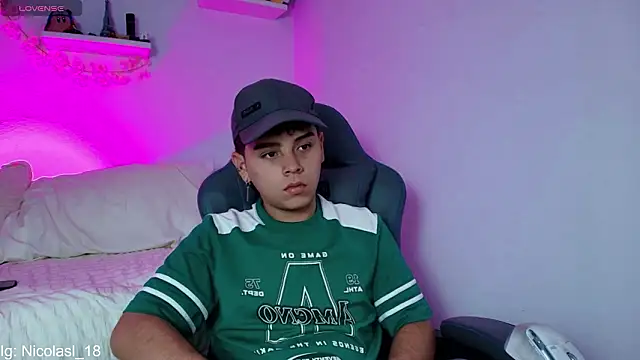 Czat XXX na żywo – nico_leroy