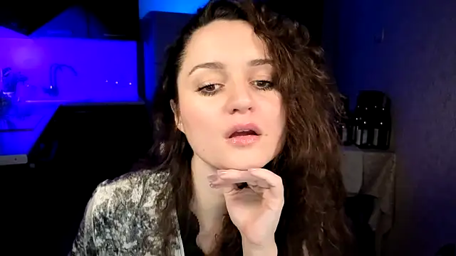 XXX chat uživo modela Cerann1