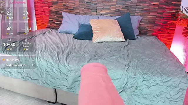 hooney_1 élő XXX-chatje