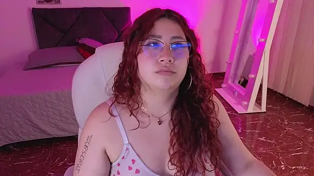 XXX chat uživo modela littlee_red