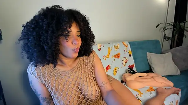 Вебкам-шоу bronzetease