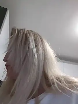 Chat +18 de Divineblond ao vivo