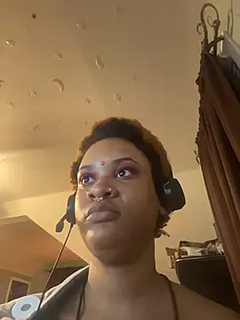 Chat +18 de nickytheehawtie ao vivo