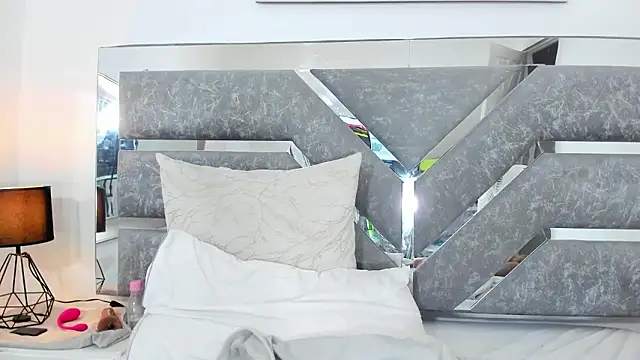 Slut_Milf_ live XXX chat