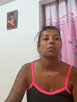 Chat +18 de Sharlottexxlatin_ ao vivo