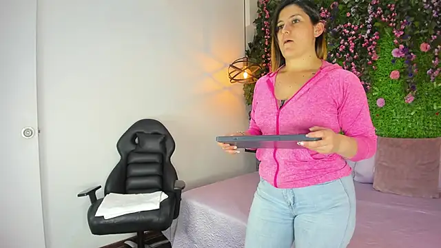 Онлайн чат XXX SarahDeyvis