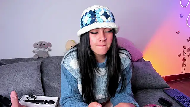 lilielou_ élő XXX-chatje