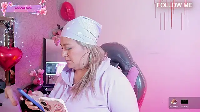 XXX chat uživo modela Elise-Leyton