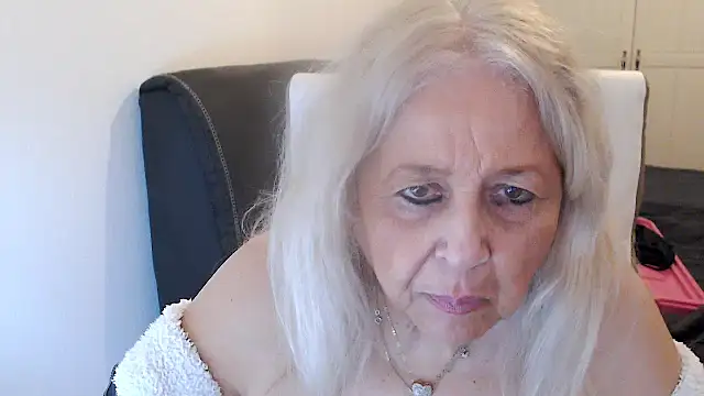 SusiLifeXXX Show in webcam