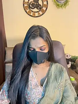 its_ur_flora élő XXX-chatje