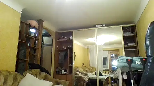 Show modela StasConnor na web-kameri